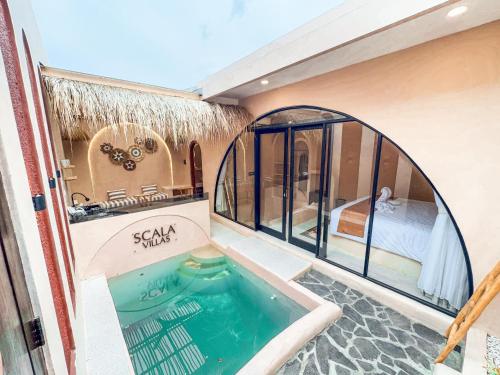 Scala Villas With Private Pool Yogyakarta 내부 또는 인근 수영장