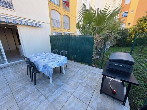 Appartement T2 avec Parking et Animaux admis, Capacité 4, Cap d'Agde - FR-1-749-83