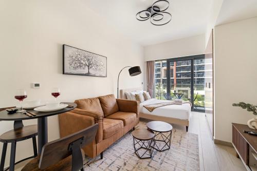 FIRST CLASS Studio Urban Elegance