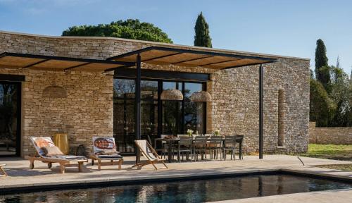 Villa With Pool In The Heart Of Gordes