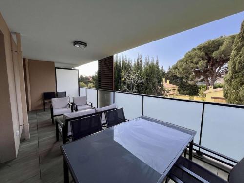 Appartement Neuf Climatisé, Terrasse, Parking, Plage à Pied, Cavalaire-sur-Mer - FR-1-226B-106