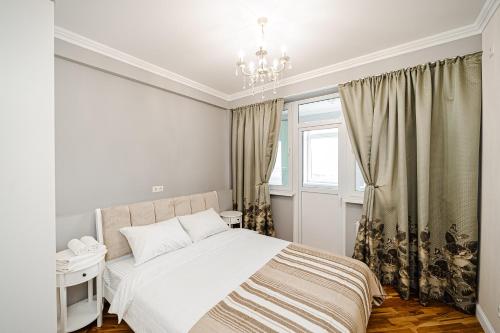 Postel nebo postele na pokoji v ubytování Modern 2BR Stunning Park View