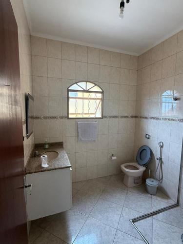 Et badeværelse på Refúgio do Peregrino do Lado da Igreja Matriz