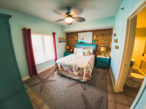 Кровать или кровати в номере Beach Condo at the Shores of Panama Condos - Unit 918