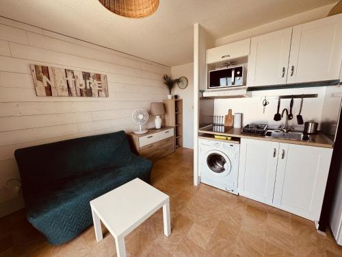 Sete T2 avec piscine, parking, proche des plages