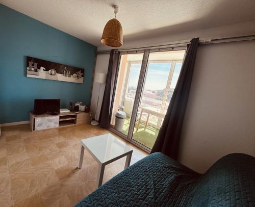 Sete T2 avec piscine, parking, proche des plages