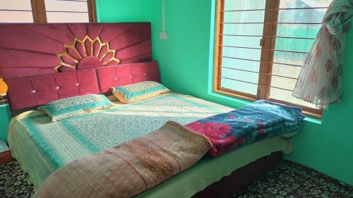 Postel nebo postele na pokoji v ubytování River view home stay