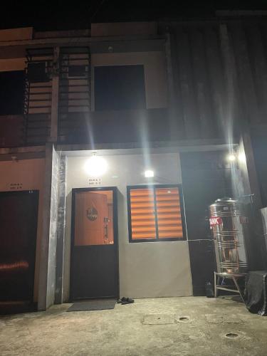 Φωτογραφία από το άλμπουμ του Entire House with Bedroom with AC σε Kapangian