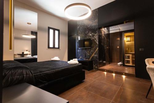 Koupelna v ubytování Black Room Suite and SPA