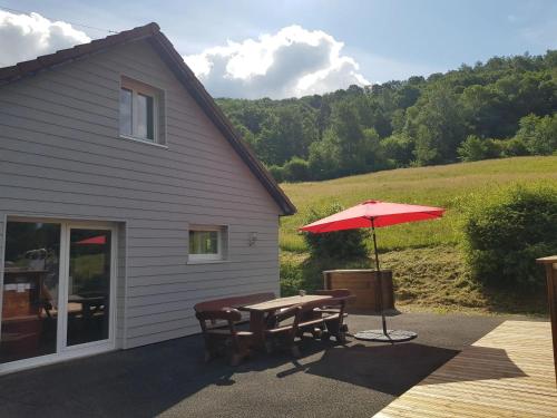 Chalet chaleureux à Cornimont avec piscine privée