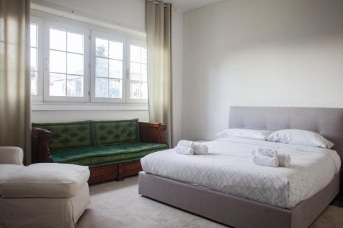Iconic Luxury Penthouse in the Heart of Milan