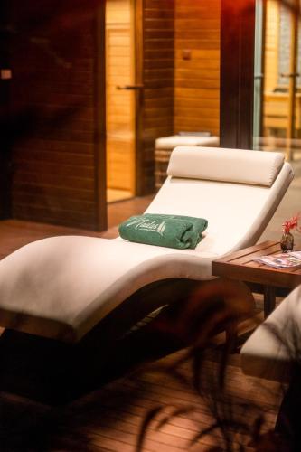 two beds sitting on the floor in a room at Nadas Kazdağları in Canakkale