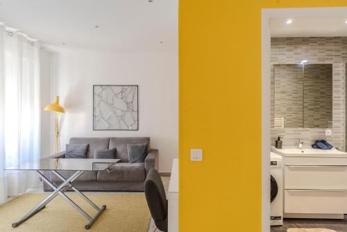 Χώρος καθιστικού στο Lovely Renovated 45m2 in the hearth of Cannes