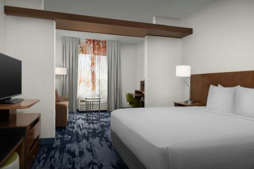 Postel nebo postele na pokoji v ubytování Fairfield Inn & Suites by Marriott Atlanta Stockbridge