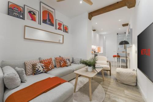 3min Walk - Retiro & Atocha - Luxury District and Desk