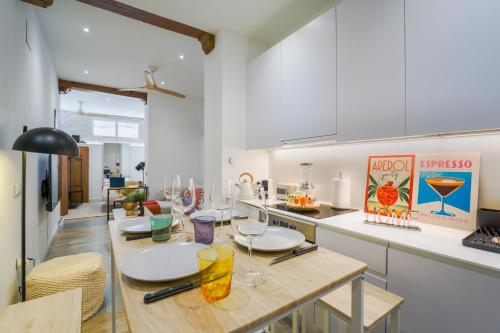 3min Walk - Retiro & Atocha - Luxury District and Desk