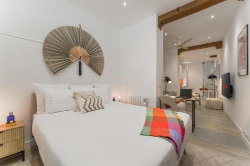 3min Walk - Retiro & Atocha - Luxury District and Desk
