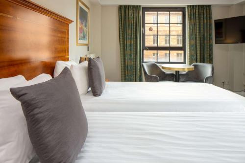 Standard Twin Room - Non-Smoking