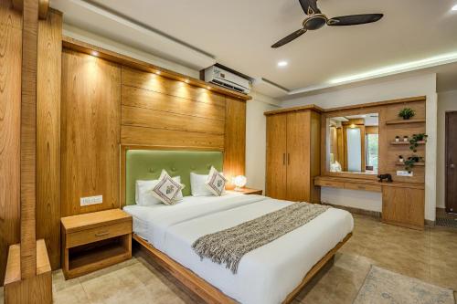 Katil atau katil-katil dalam bilik di 3bhk Luxurious Villa with Private Pool