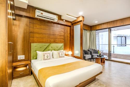 Katil atau katil-katil dalam bilik di 3bhk Luxurious Villa with Private Pool