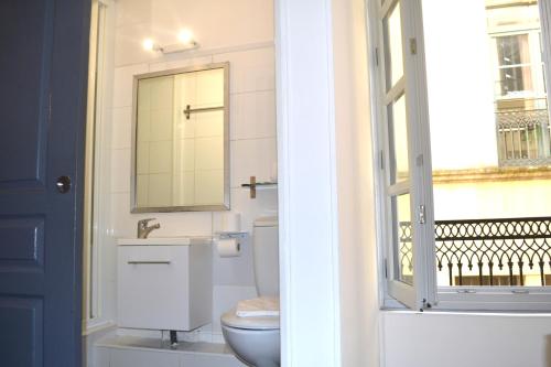 Koupelna v ubytování Hôtel Concorde - Centre ville de Nimes