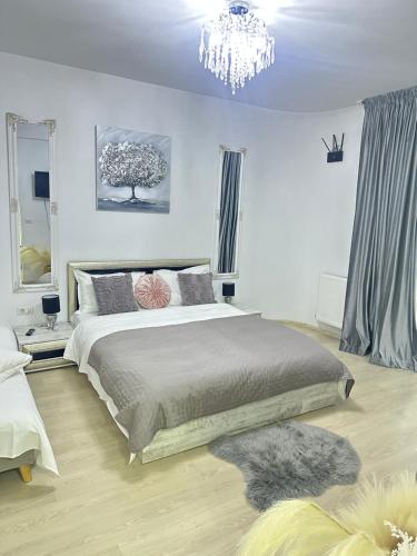 Voodi või voodid majutusasutuse Vila Zoe BucharestAirport&Therme&Parking Otopeni toas