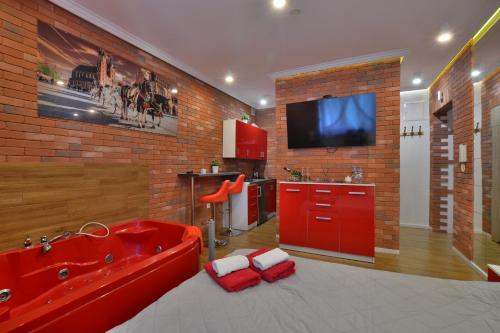 Jacuzzi Apartment Red