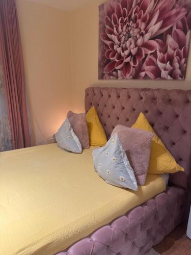 Кровать или кровати в номере Bahnhof West Apartments