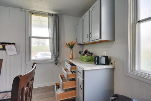 Gallery image of 2 Mi to Historic District Cozy Home in Quincy! in Quincy