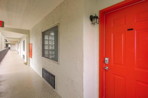 Φωτογραφία από το άλμπουμ του Mtn-View Gatlinburg Gem with Pool Walk to Town! σε Gatlinburg