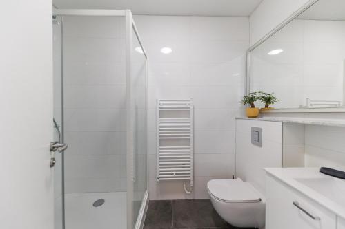 365 Sunsets Apartment by Belmont Realty