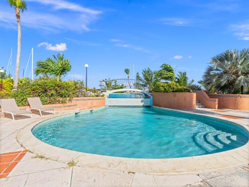 Piscina en o cerca de Sunny Days at Simpson Bay Yacht Club