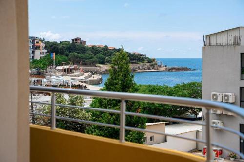 Gallery image of Saraj Apart Hotel in Dobra Voda