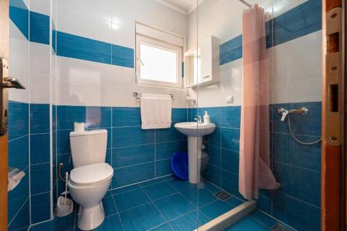 Kamar mandi di Saray Apart Hotel