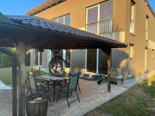 Το κτήριο όπου στεγάζεται  η βίλα