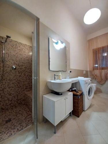 Koupelna v ubytování Verde Mare apartment Rosignano Marittimo