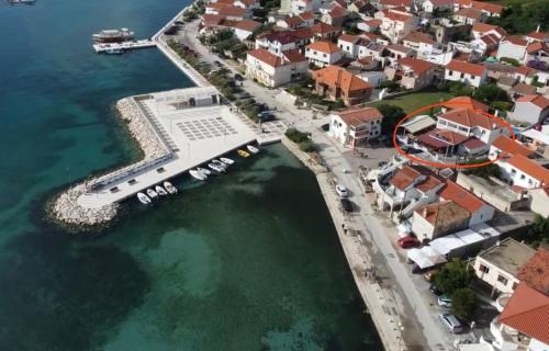 Apartment and rooms SIDRO