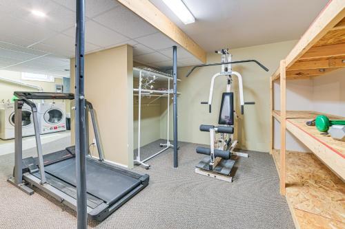 Fitness centrum a/nebo fitness zařízení v ubytování Walk to Lake Huron Beaches Home with Fire Pit!