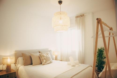Azure Beachside Apartment - 50M from the Beach