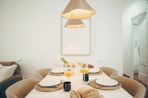 Azure Beachside Apartment - 50M from the Beach
