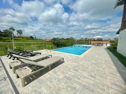 Бассейн в Oasis Montenegro Pool jacuzzi 10min to Coffee Park или поблизости