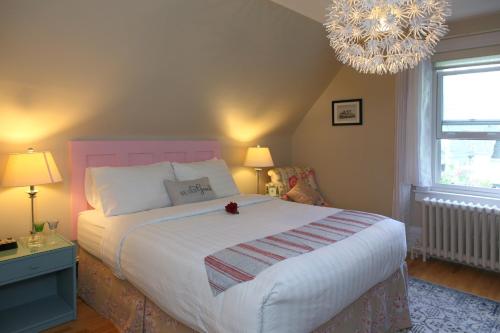 Cama o camas de una habitación en No 1 Grafton Inn