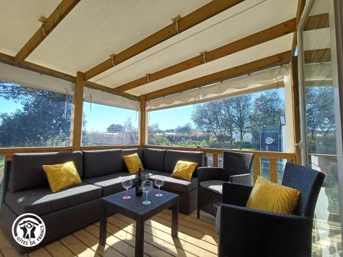 Mobil-home confortable proche de l'Atlantique - FR-1-426-577