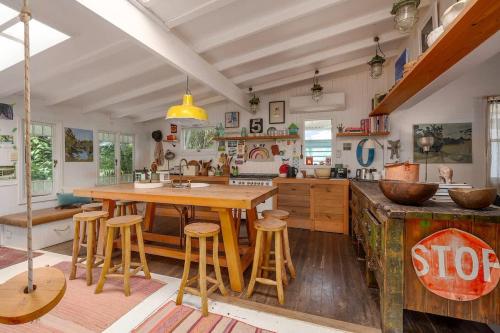 Φωτογραφία από το άλμπουμ του Beautiful Unique Cottage -Pet-Friendly-walk to town σε Bangalow