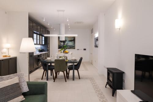 Posezení v ubytování Brand New! Valletta Boutique Style Apartment