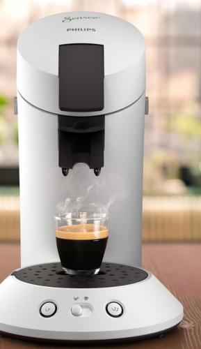 a coffee maker with a cup of coffee at Hallo Maastricht B&B Fientje in Maastricht