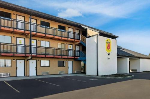 Fotografie z fotogalerie ubytování Super 8 by Wyndham Vandalia/Dayton International Airport v destinaci Vandalia