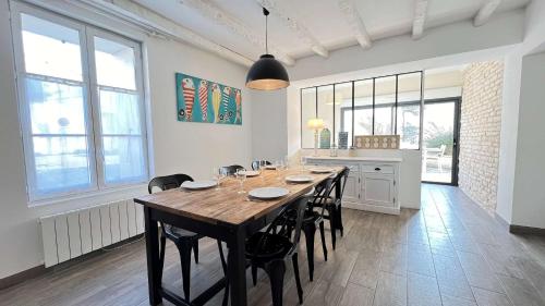 Photo de la galerie de l'établissement Charmante villa familiale en plein cœur du village, au Bois-Plage-en-Ré