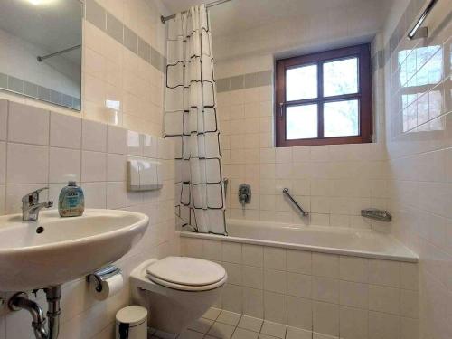 Koupelna v ubytování STA1043 gut geschnittene Monteurwohnung mit Balkon