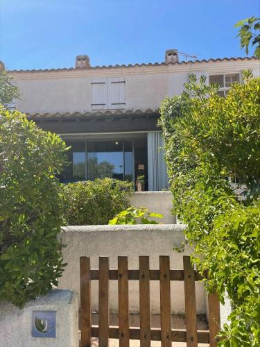 SP460-009 Maison 4 pièces SAINT PIERRE LA MER